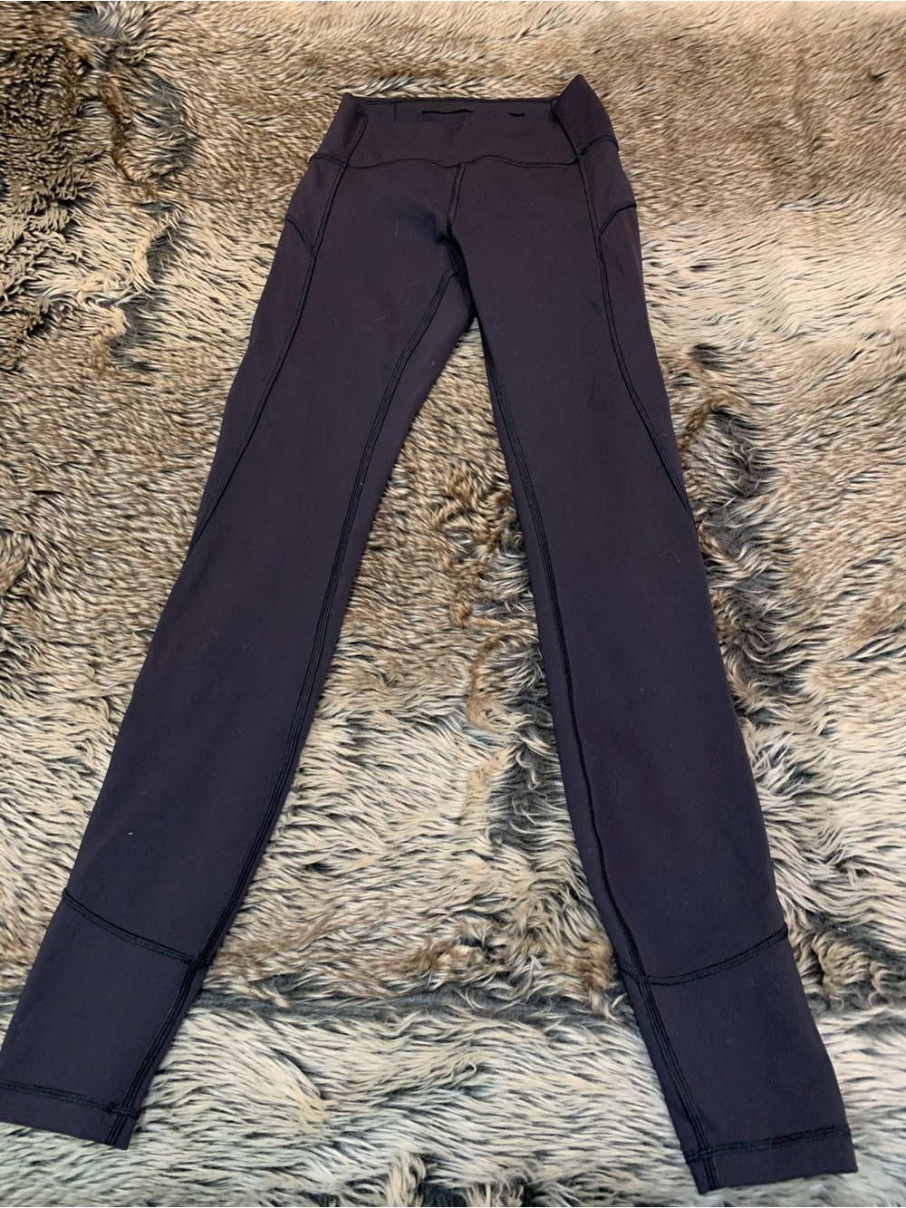 Lululemon In Movement Tight 28" *Everlux
Black Size 4 - Picture 4 of 11